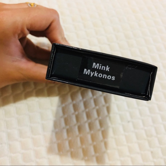 Lilly lashes - Picture 2 of 3